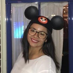 Meet your Posher, Leslie